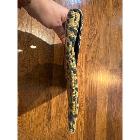 Stella & Dot Women's Bellamy Leopard Print Clutch with Removable Crossbody Chain - Picture 9 of 9